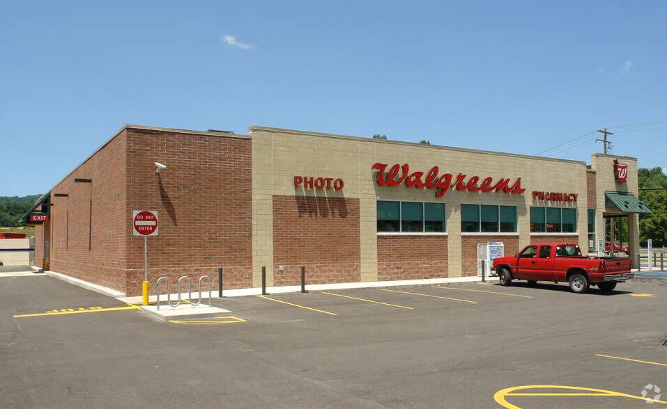 5870 Webster Rd, Summersville, WV à louer - Photo du bâtiment - Image 2 de 2