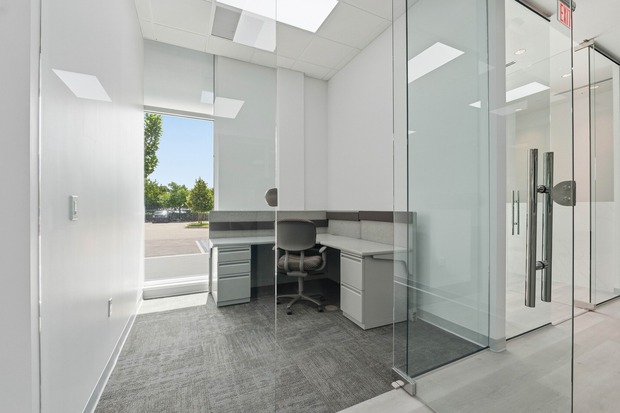 1300 S Dixie Hwy, Lantana, FL for lease Interior Photo- Image 1 of 4