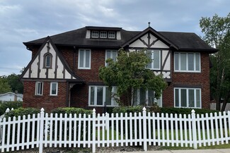 Plus de détails pour 10510 Manchester Rd, Kirkwood, MO - Vente au détail à vendre