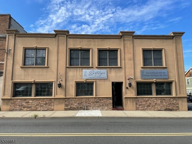 Plus de détails pour 339 Passaic Ave, Nutley, NJ - Bureau/Commerce de détail à louer