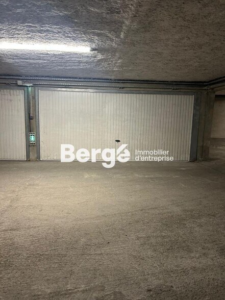 Industrial in Cannes for sale - Building Photo - Image 1 of 3