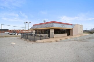 Plus de détails pour 120 Kapp St, Dobson, NC - Commerce de détail à vendre
