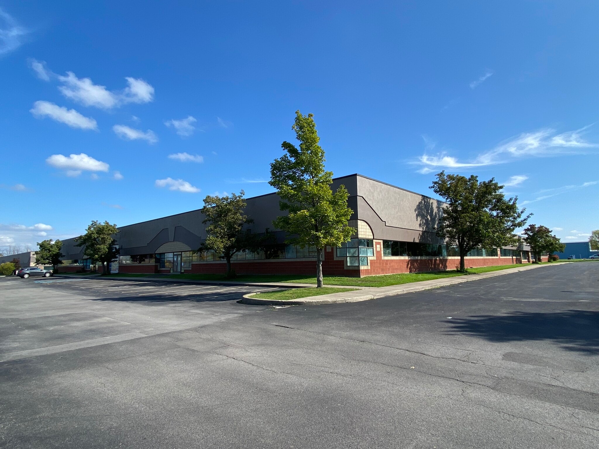 347-374 Lang Blvd, Buffalo, NY for lease Primary Photo- Image 1 of 16