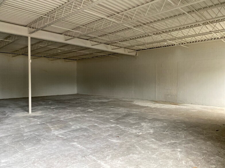 501-507 E Rock Island Rd, Grand Prairie, TX à louer - Photo intérieure - Image 3 de 9