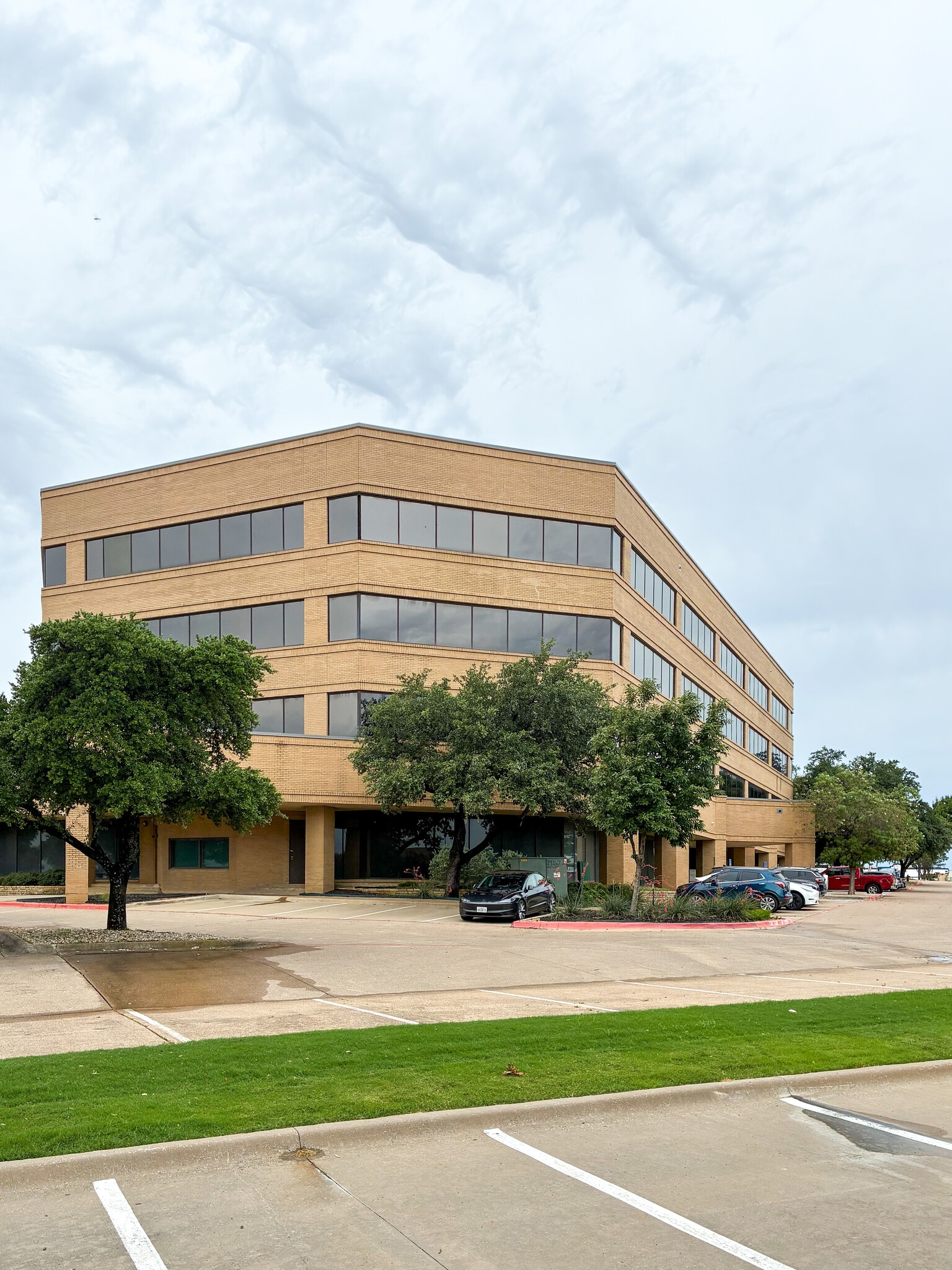 1760 S Stemmons Fwy, Lewisville, TX for lease Building Photo- Image 1 of 12