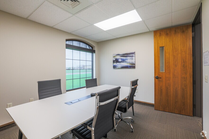 1632 E 23rd Ave, Hutchinson, KS à louer - Photo intérieure - Image 3 de 20