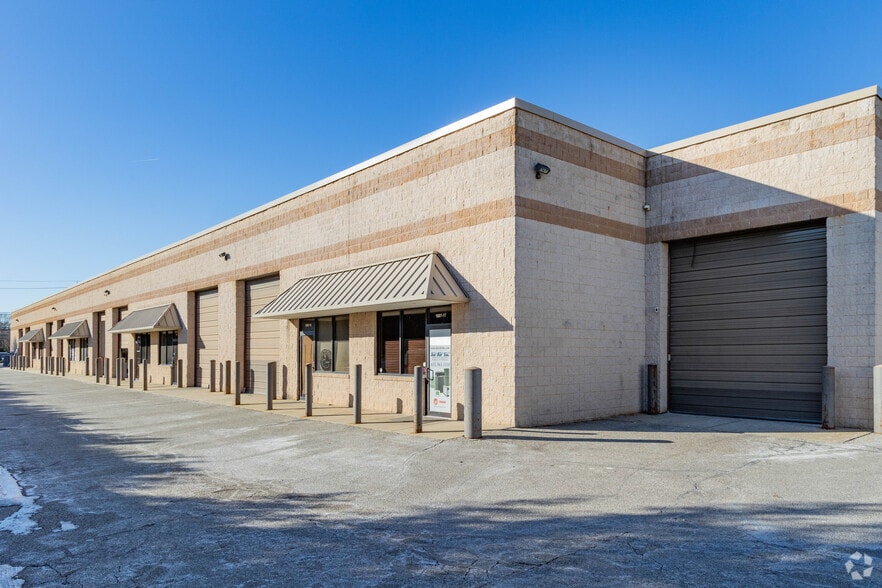 1507 Smithtown Ave, Bohemia, NY for lease - Building Photo - Image 2 of 6