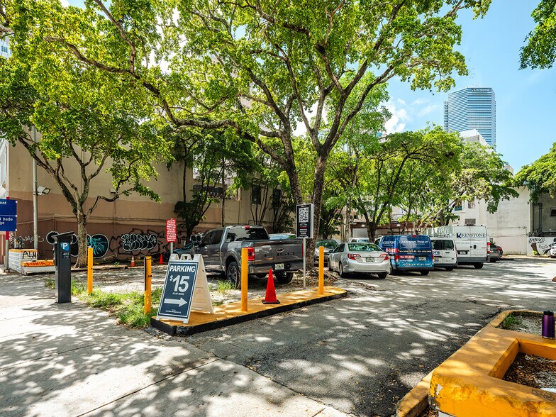 54 NE 2nd St, Miami, FL à vendre - Photo du bâtiment - Image 2 de 6