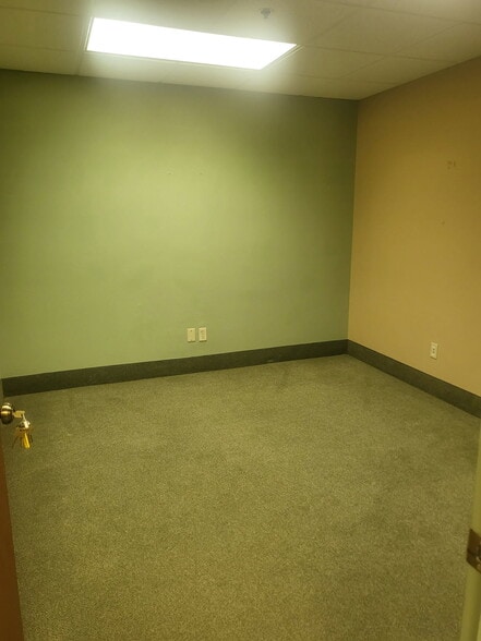 205 E 11th St, Vancouver, WA for lease - Interior Photo - Image 2 of 6