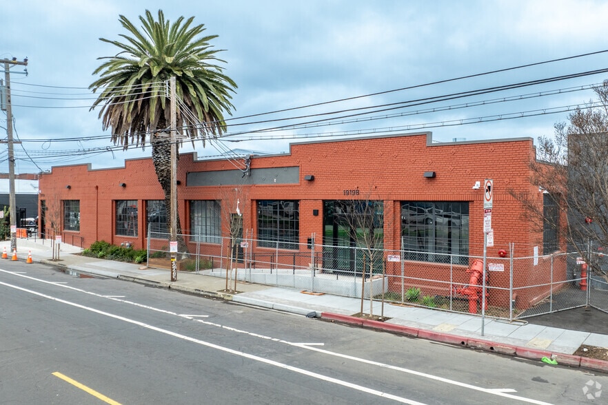 1919 Peralta St, Oakland, CA for lease - Primary Photo - Image 1 of 11