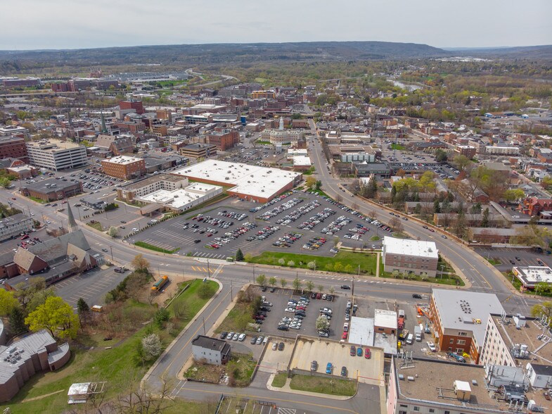111 Nott Ter, Schenectady, NY à vendre - Photo du bâtiment - Image 3 de 39