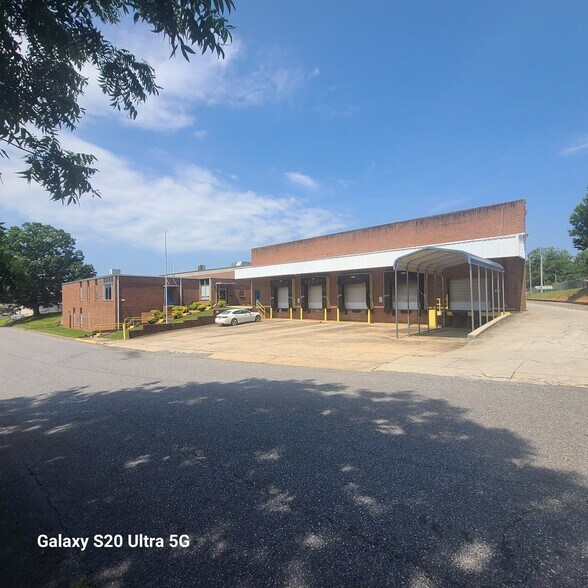 820 Cochran St, Statesville, NC à vendre - Photo du bâtiment - Image 2 de 13