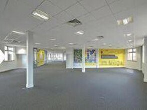 1 Cross St, Sale for lease Interior Photo- Image 2 of 3