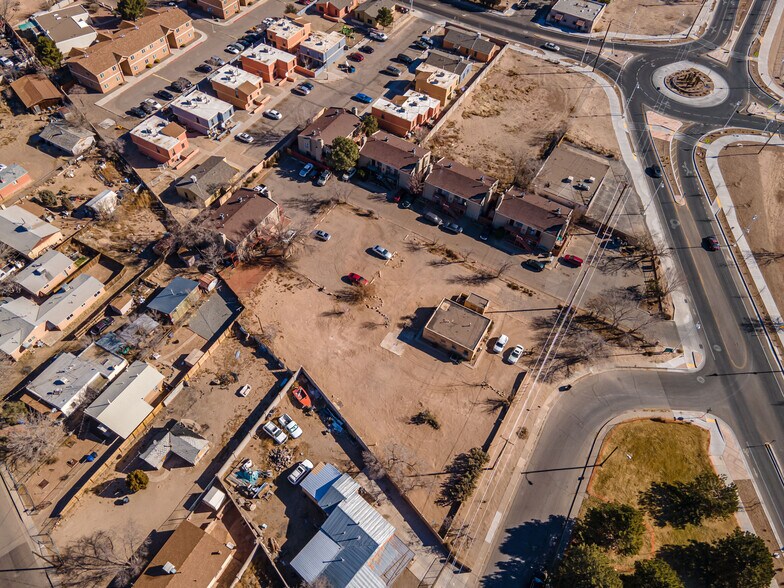 1303 Menaul Blvd NW, Albuquerque, NM à vendre - Photo du bâtiment - Image 3 de 21