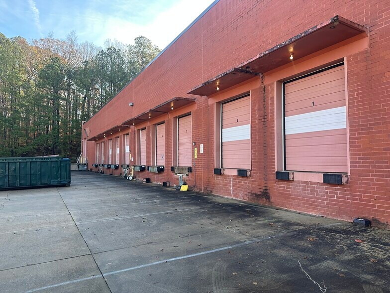 5630 Gwaltney Dr SW, Atlanta, GA à louer - Photo du bâtiment - Image 3 de 10