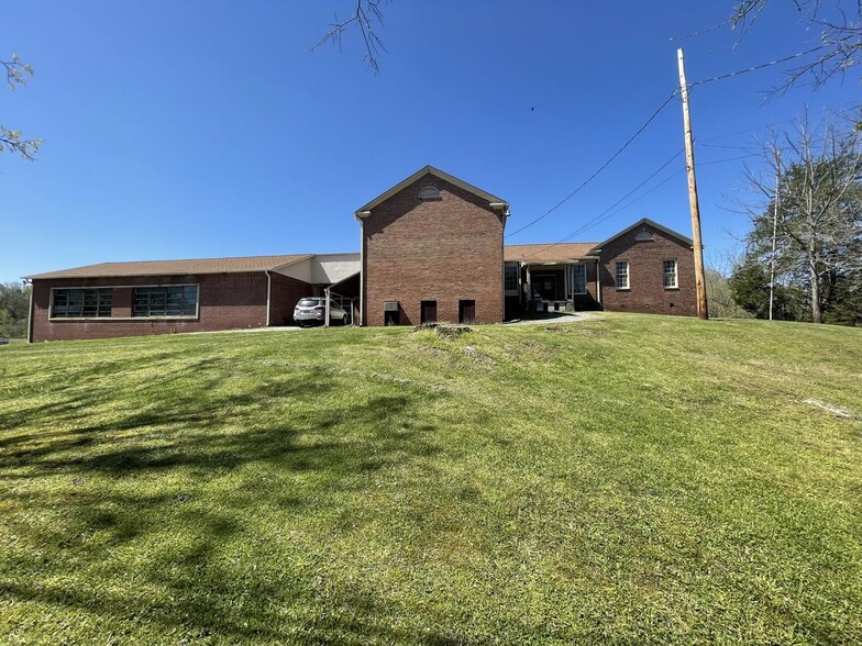 1915 Midway Rd, Strawberry Plains, TN à vendre - Photo du bâtiment - Image 1 de 1