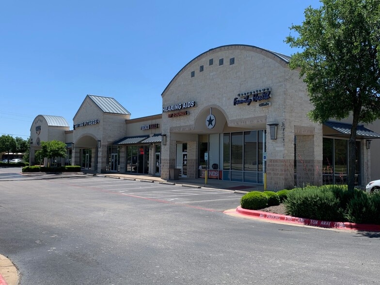 105 Wildwood Dr, Georgetown, TX for lease - Building Photo - Image 1 of 7