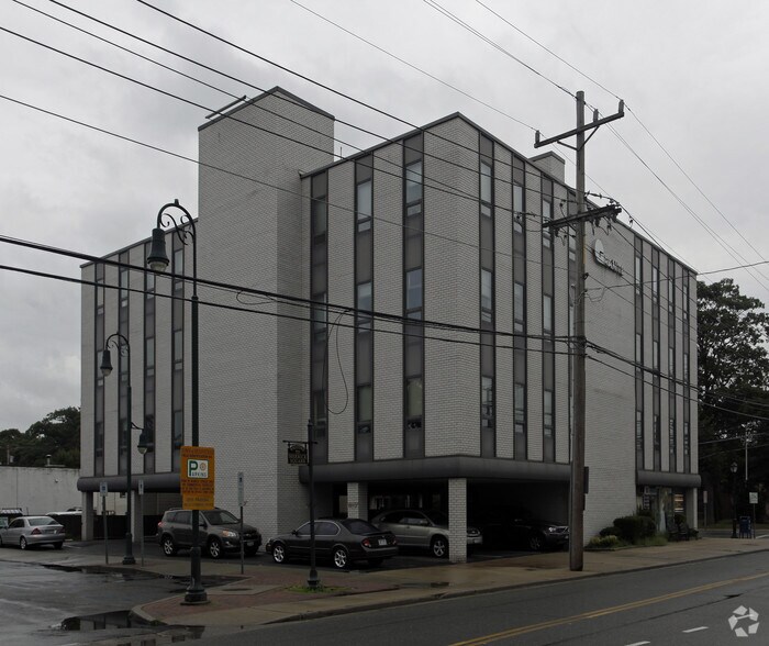2116 Merrick Ave, Merrick, NY à louer - Photo du bâtiment - Image 2 de 7