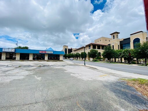 312-320 University Dr, San Marcos, TX for lease - Building Photo - Image 2 of 21