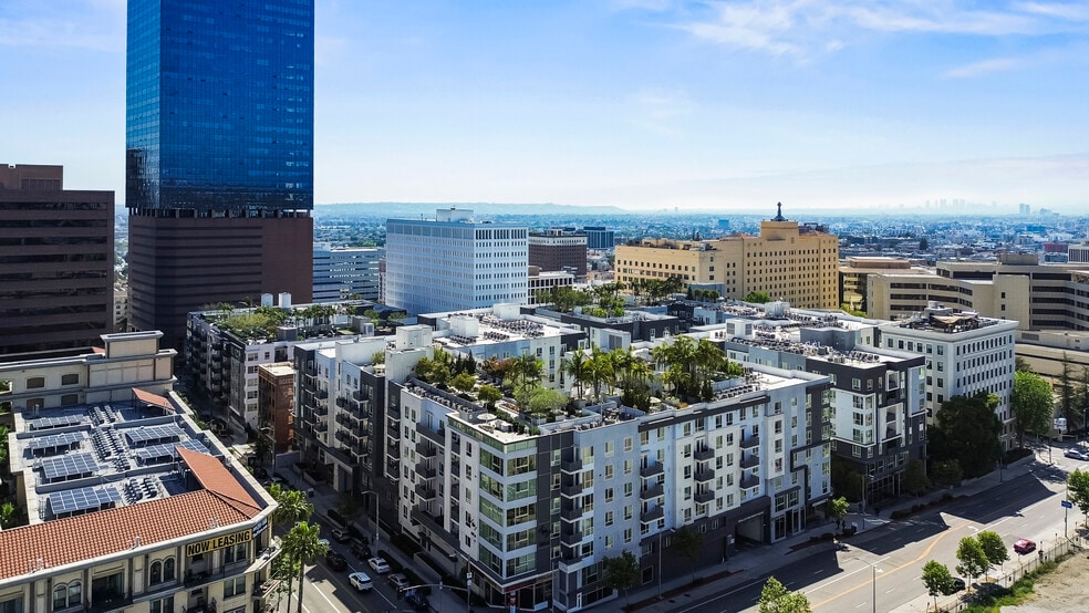 1120 W 6th St, Los Angeles, CA for lease - Building Photo - Image 2 of 91