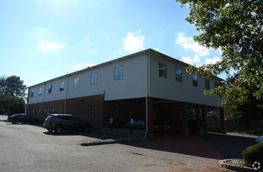 188 Eagle Rock Ave, Roseland, NJ à louer - Photo du bâtiment - Image 2 de 49