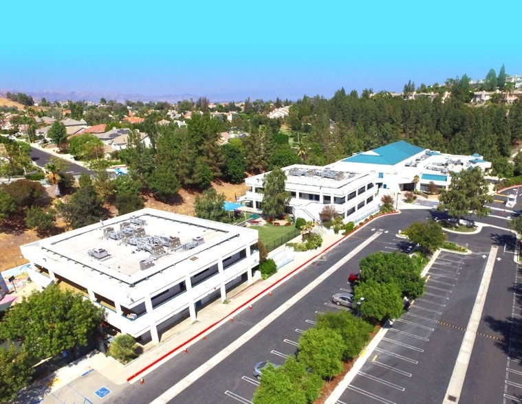 7353 Valley Circle Blvd, West Hills, CA for lease - Primary Photo - Image 1 of 9