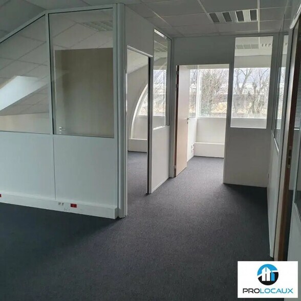 Bureau dans Eybens à louer - Photo intérieure - Image 1 de 6