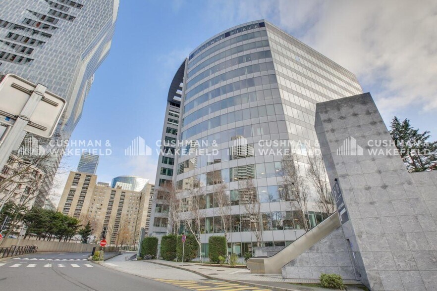 23-27 Rue Delariviere Lefoullon, Puteaux à louer - Photo du bâtiment - Image 2 de 16