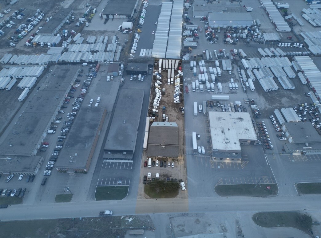 1801 Shawson Dr, Mississauga, ON à vendre Aérien- Image 1 de 10