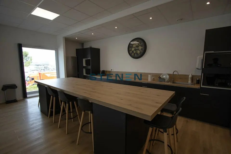 Bureau dans Rousset à louer Photo du bâtiment- Image 1 de 7