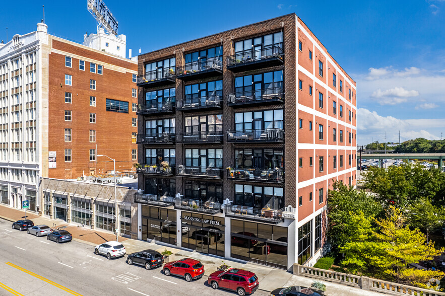 2015 Grand Blvd, Kansas City, MO à vendre - Photo principale - Image 1 de 1