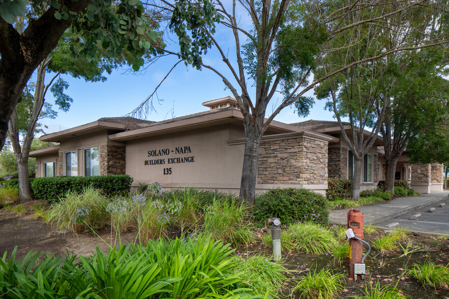 135 Camino Dorado, Napa, CA à vendre - Photo du b timent - Image 1 de 5