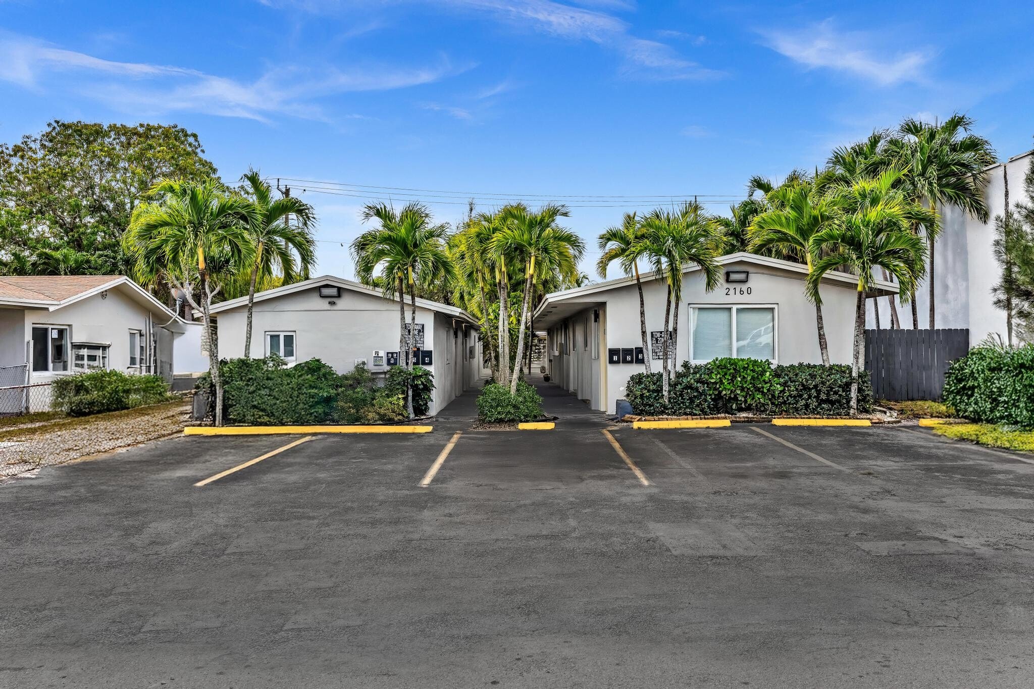 2140-2160 NW 29th St, Oakland Park, FL for sale Primary Photo- Image 1 of 22