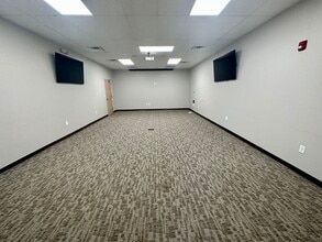 801 Garmon Park Ct, Loganville, GA for lease Interior Photo- Image 1 of 4