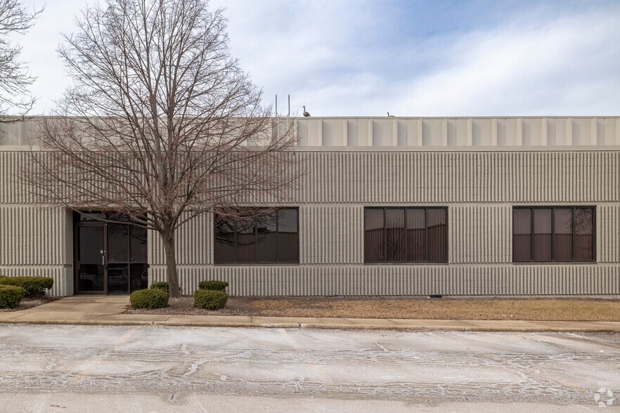 6220 W 73rd St, Bedford Park, IL for lease - Primary Photo - Image 3 of 11