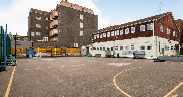 Ursuline Preparatory School portfolio of 2 properties for sale on LoopNet.ca - Primary Photo - Image 2 of 2