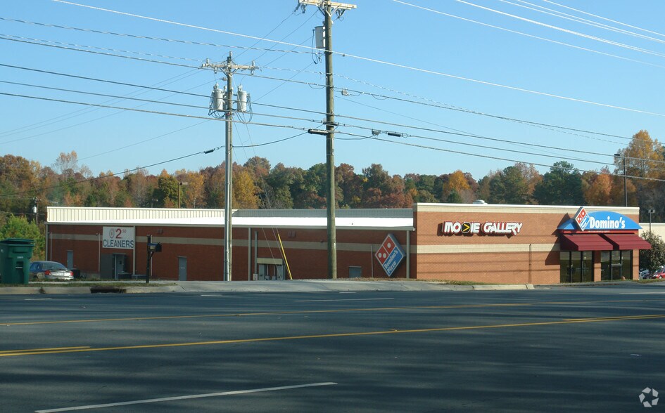 1012 W Main St, Locust, NC à louer - Photo du bâtiment - Image 3 de 4