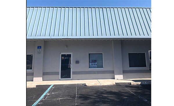 2240 Hemingway Dr, Fort Myers, FL à vendre - Photo principale - Image 1 de 8