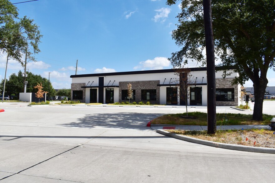 4732 Sugar Grove Blvd, Stafford, TX à louer - Photo du bâtiment - Image 1 de 15