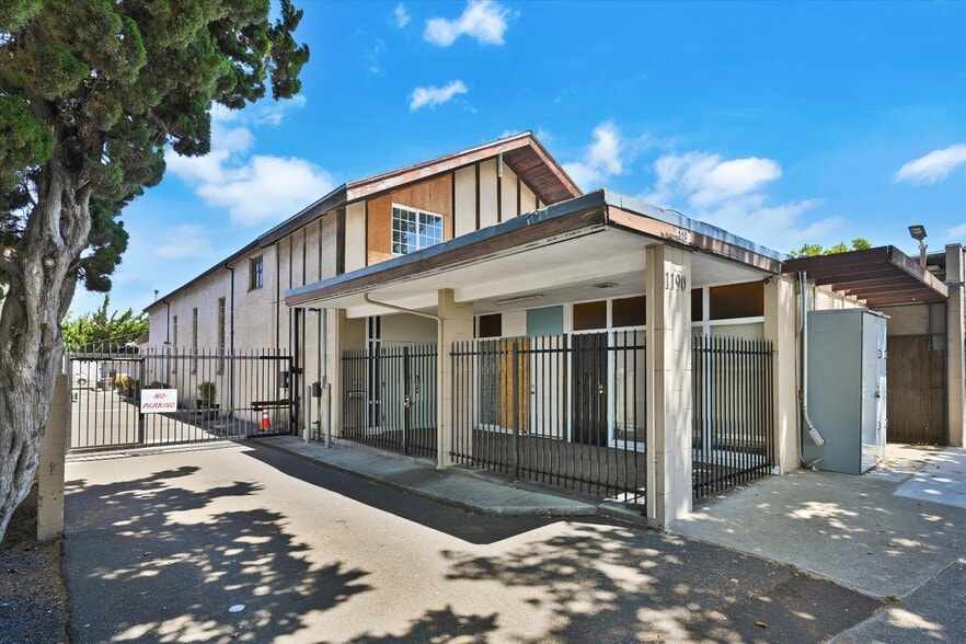 1190 Davis St, San Leandro, CA for sale - Building Photo - Image 1 of 7