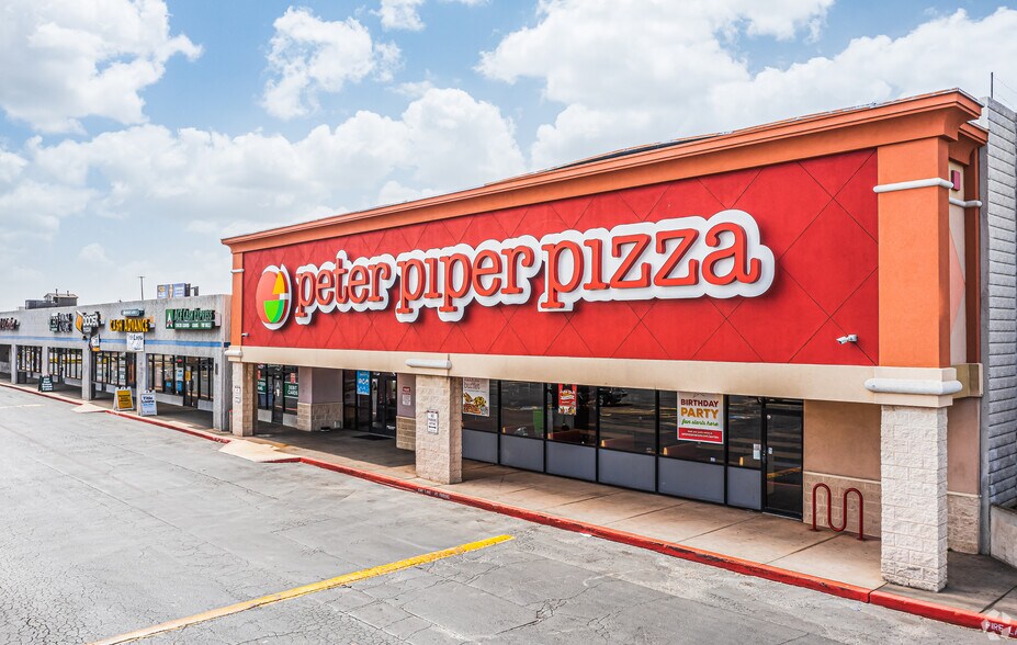 8222-8260 Marbach Rd, San Antonio, TX à louer - Photo du bâtiment - Image 3 de 8