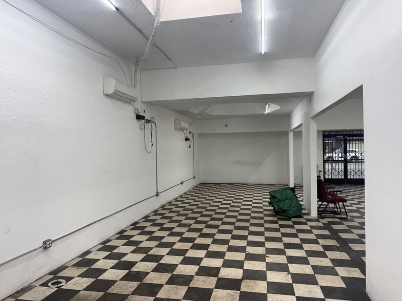 727 Atlantic Blvd, East Los Angeles, CA for sale - Building Photo - Image 3 of 14