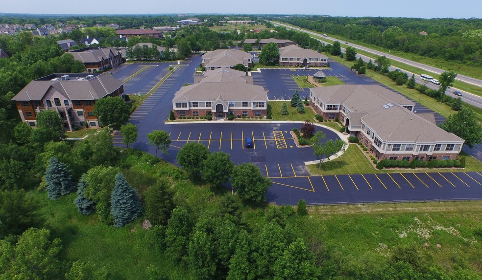 1035 W Glen Oaks Ln, Mequon, WI for lease - Aerial - Image 3 of 10