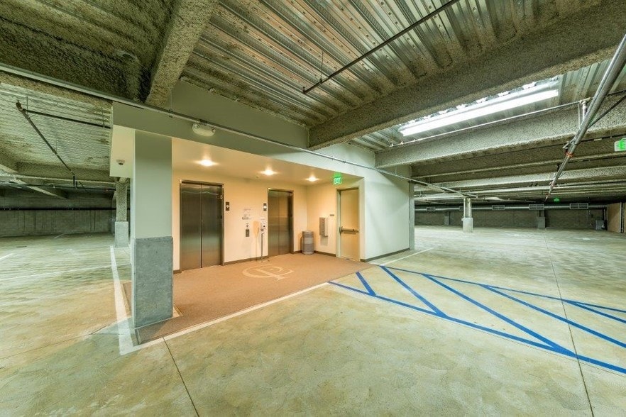 5901 Priestly Dr, Carlsbad, CA for lease - Interior Photo - Image 3 of 9