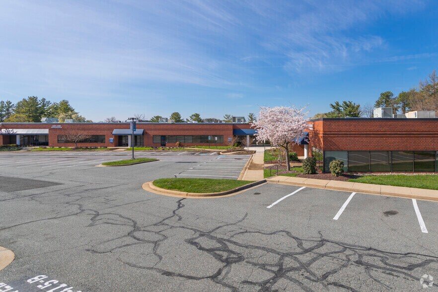 4451-4485 Nicole Dr, Lanham, MD à louer - Photo du bâtiment - Image 2 de 5