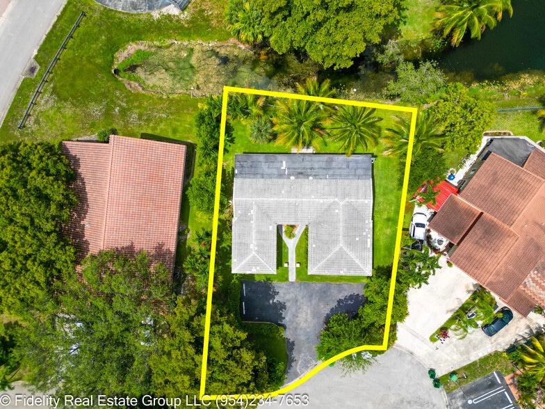 10361 NW 36th St, Coral Springs, FL for sale - Primary Photo - Image 2 of 42