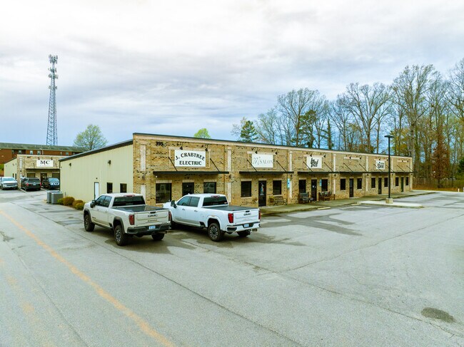 Plus de détails pour 395-397 Park Ave, Youngsville, NC - Local d'activités à louer