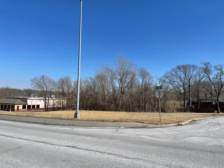706 N Main St, Lansing, KS for sale - Building Photo - Image 1 of 4