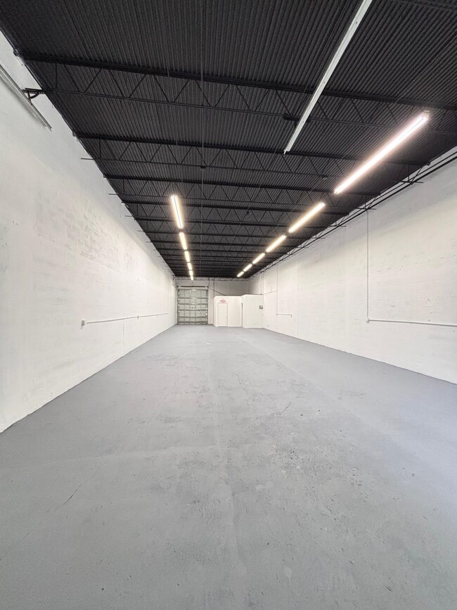 More details for 1225 S Dixie Hwy, Pompano Beach, FL - Industrial for Lease