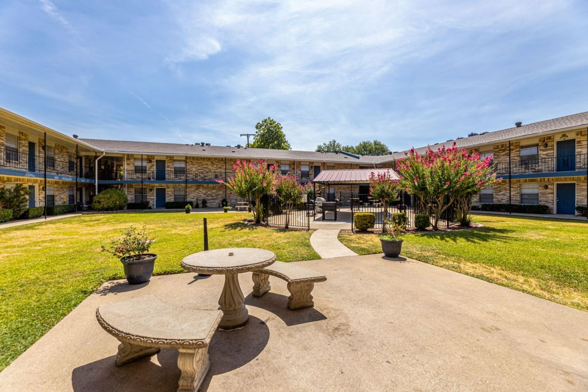 1901 Handley Dr, Fort Worth, TX à vendre Photo principale- Image 1 de 1